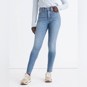 MADEWELL Curvy High-Rise Skinny Jeans in Ainsworth Wash: Raw-Hem Edition